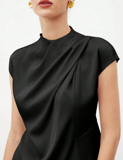 Camisa con fruncido color negra