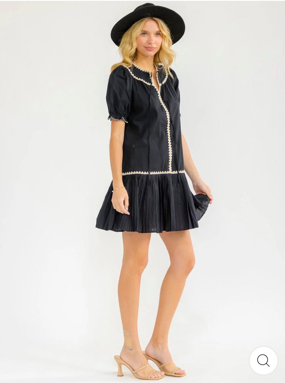 Vestido negro corto puff