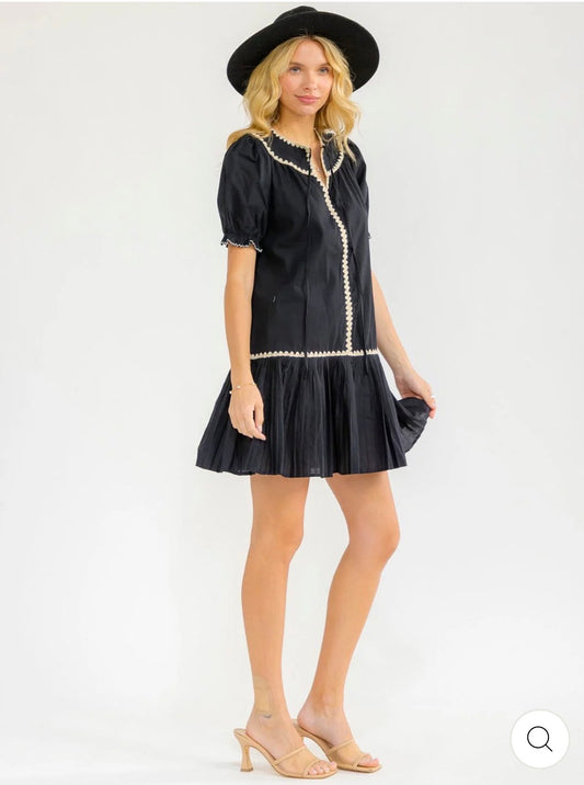 Vestido negro corto puff