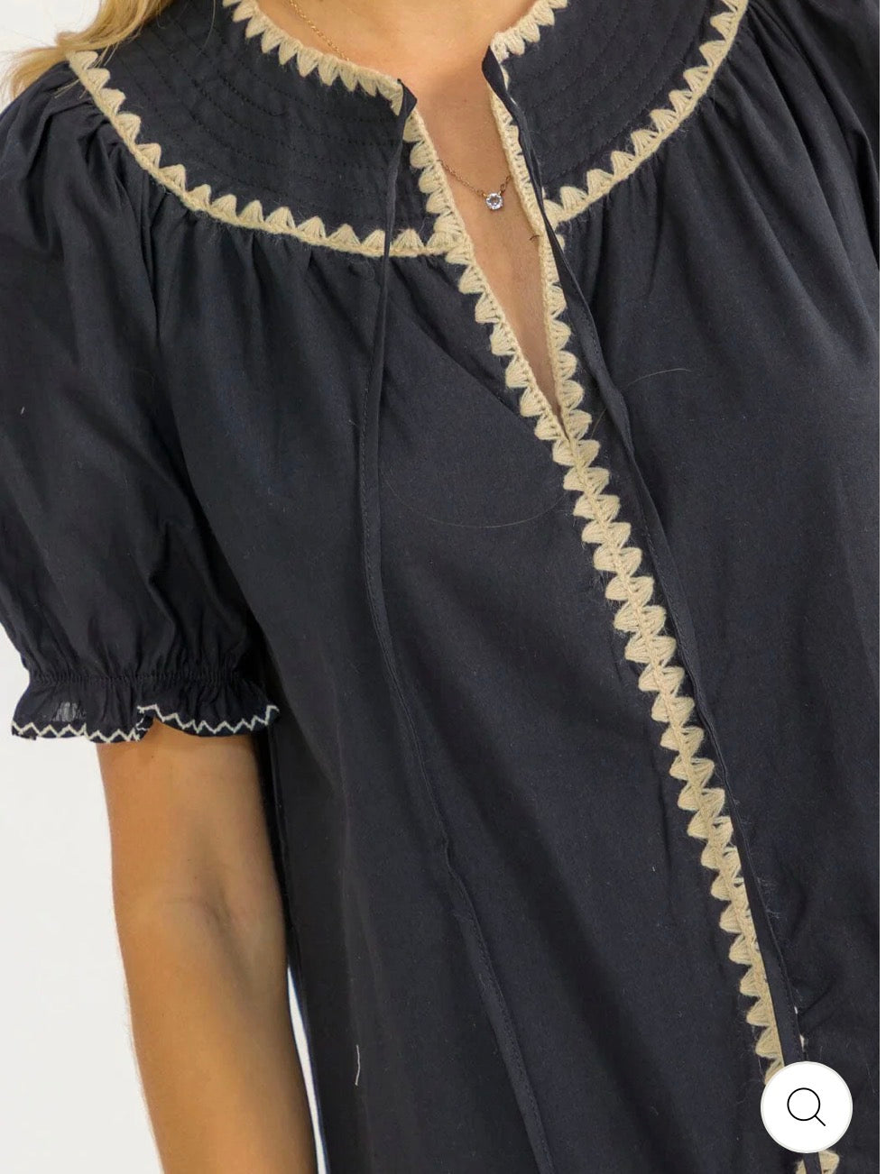 Vestido negro corto puff