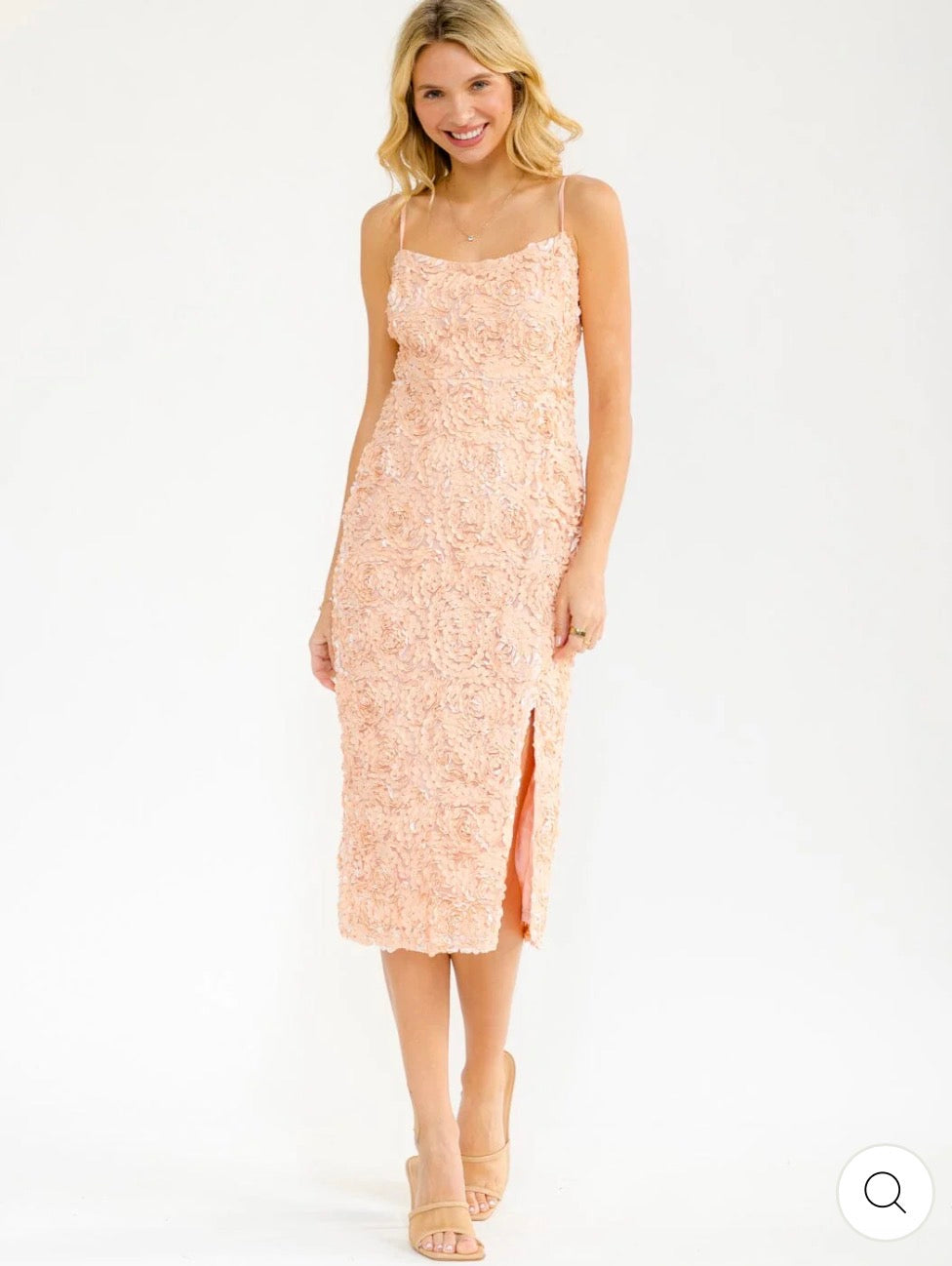 Vestido rosado midi floral sin mangas con abertura frontal