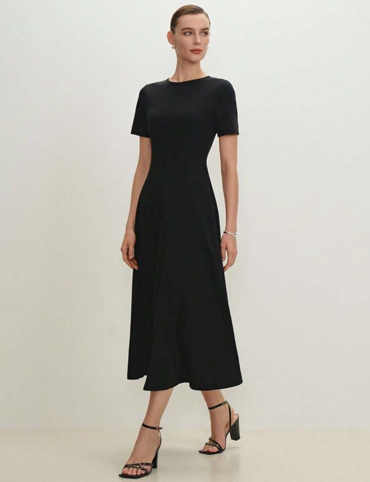 Vestido midi elegante color negro