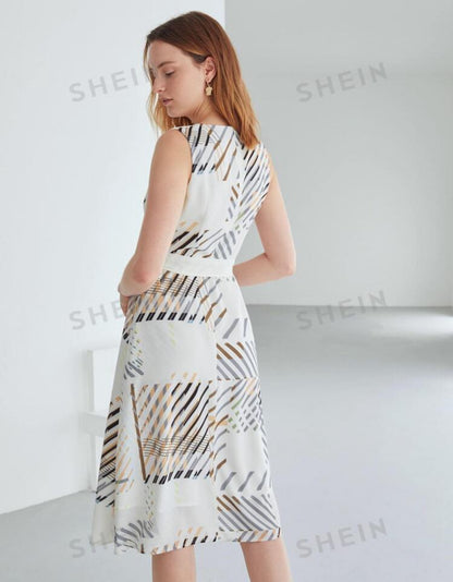 Vestido beige con estampado y con cinturon