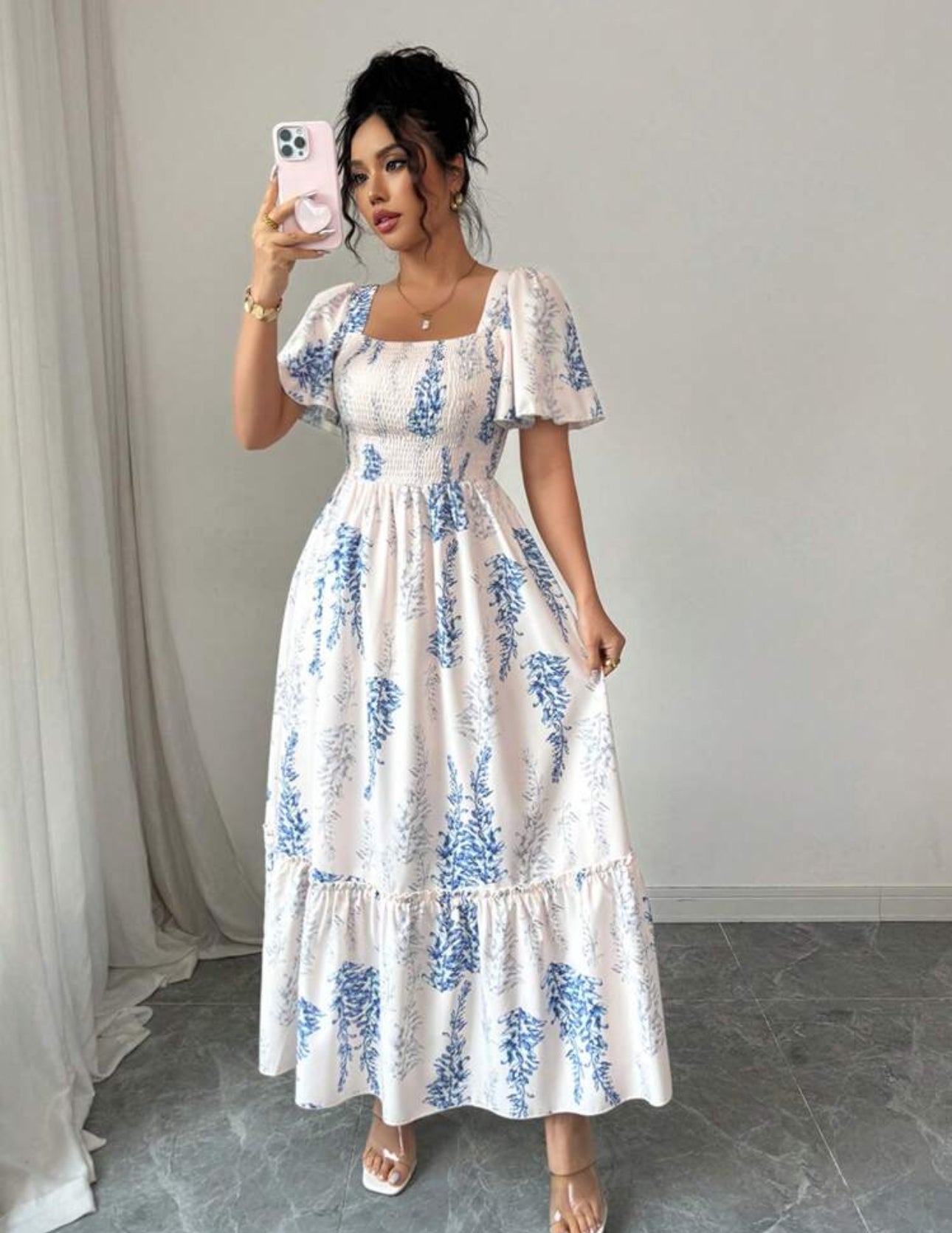 Vestido beige estampado floral azul claro
