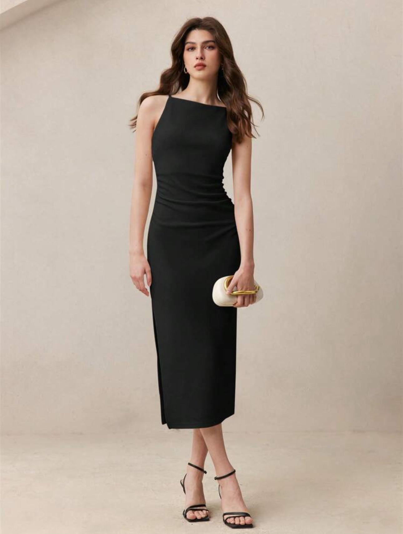 Vestido negro de tirantes finos
