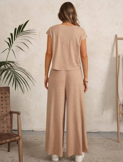 Conjunto color beige: camsia y pantalon con bolsillos