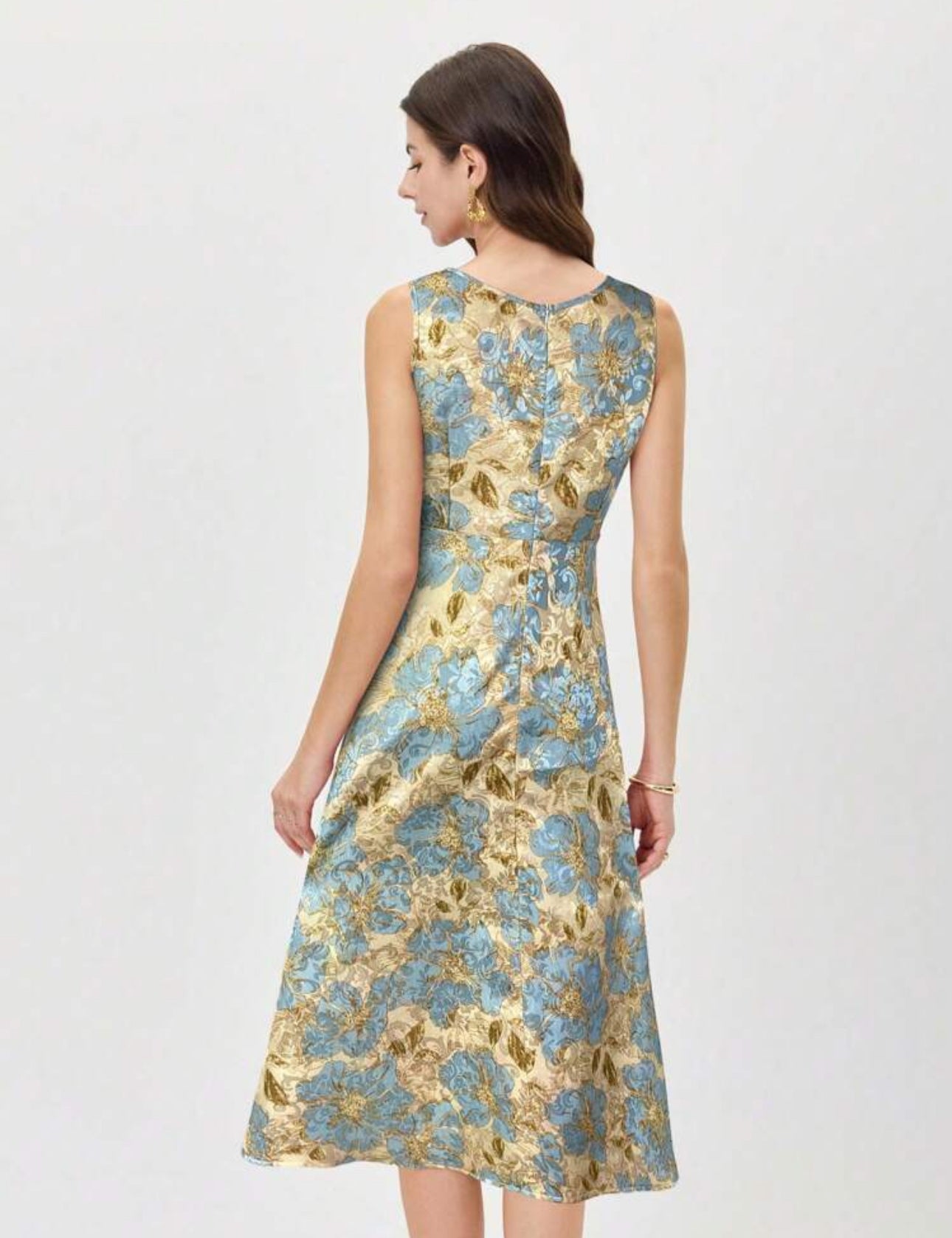 Vestido amarillo con flores azules