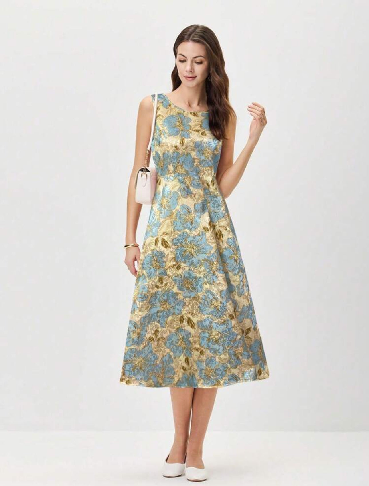 Vestido amarillo con flores azules