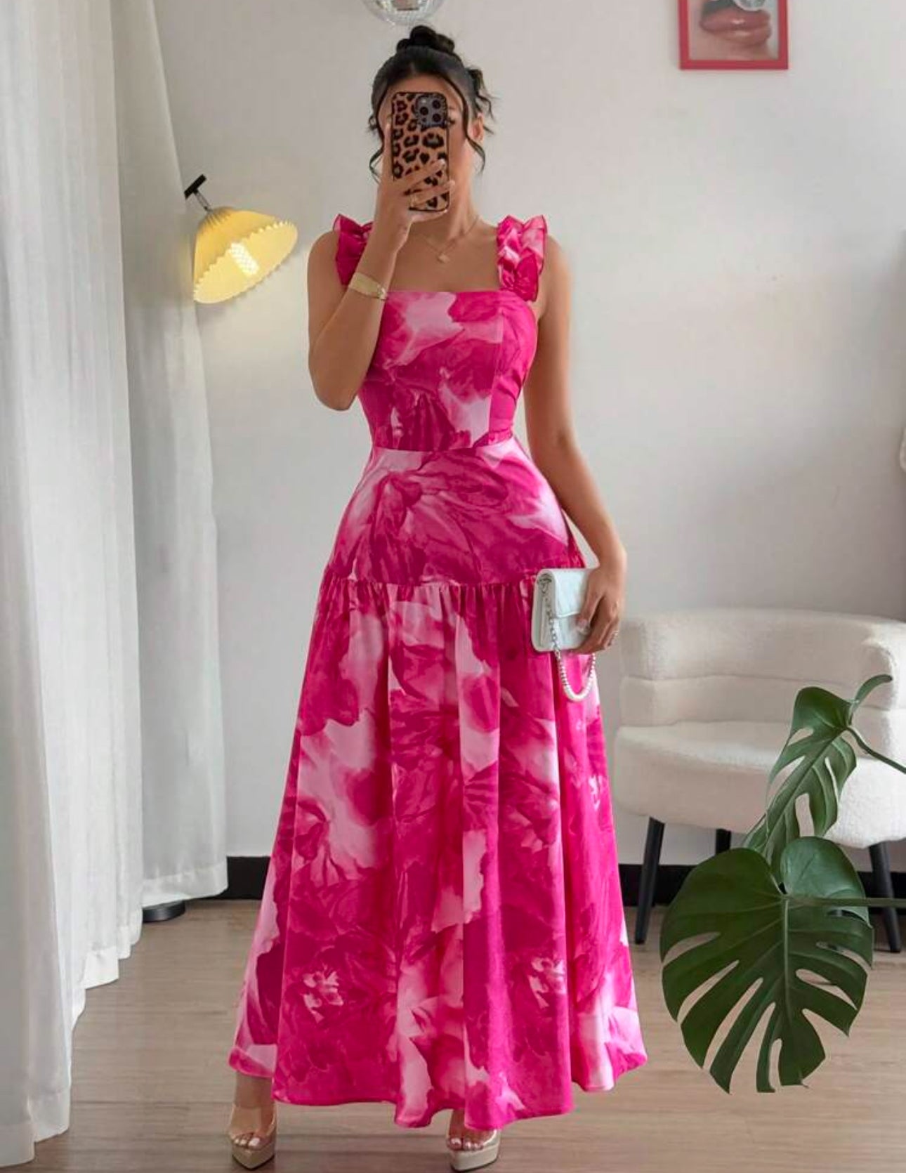 Vestido rosado con estampado floral rosado