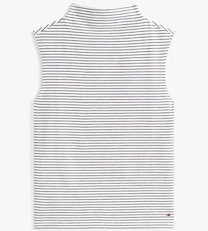 Camisa blanca con lineas azul marino