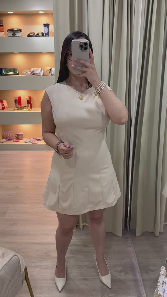 Vestido beige corto