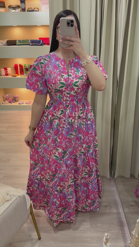 Vestido con estampado floral rosado, morado y verde