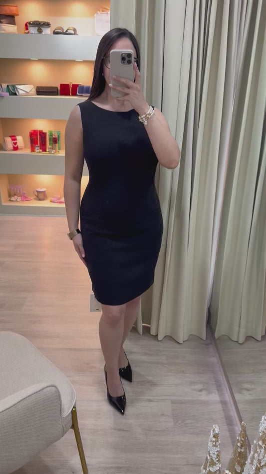 Vestido mini color negro elegante