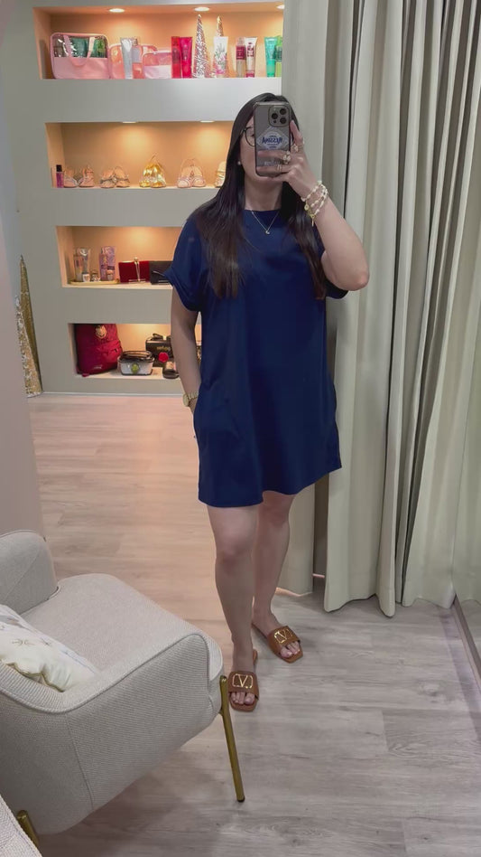 Vestido azul con bolsillos