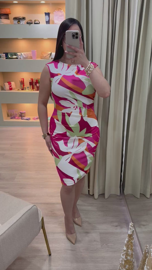 Vestido estampado líneas rosadas y anaranjadas