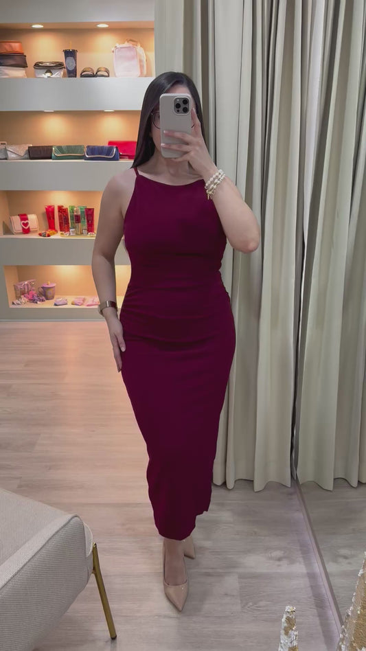 Vestido rojo burdeos largo con tirantes finos