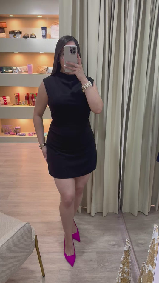 Vestido negro corto