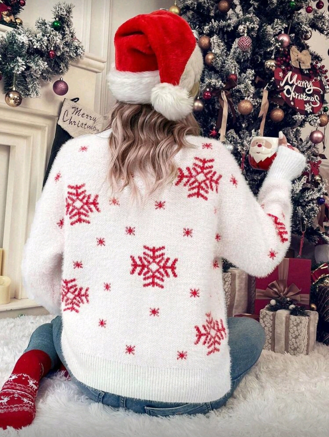 Sueter Blanco con Reno y Copos de Nieve Rojos