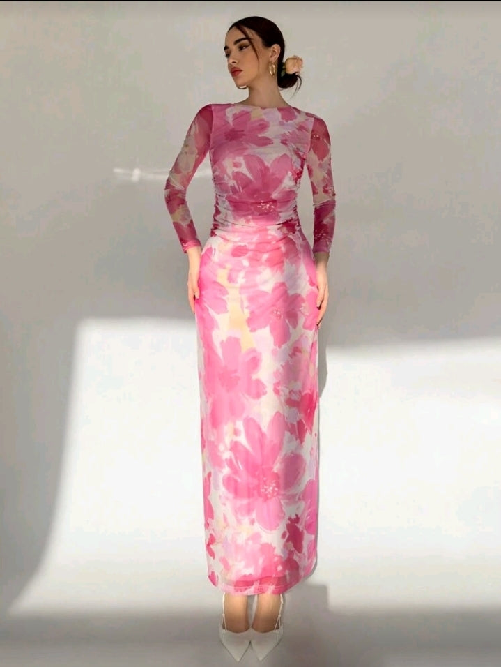 Vestido con malla de patrón rosado manga larga