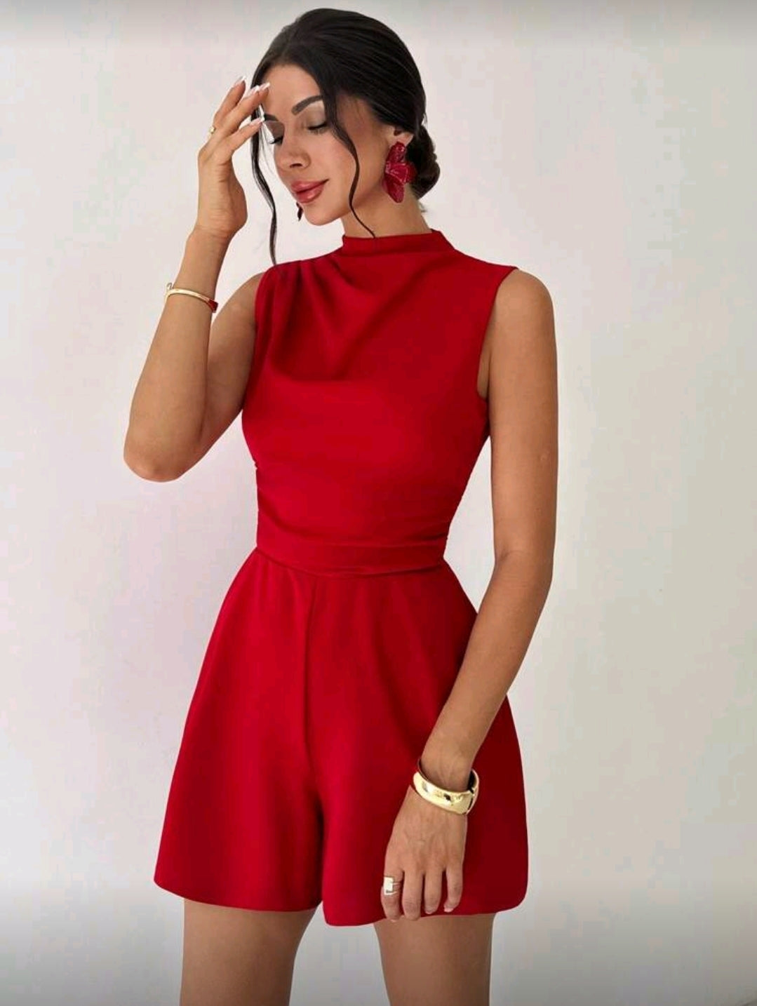 Jumpsuit Rojo Corto de Cuello Alto