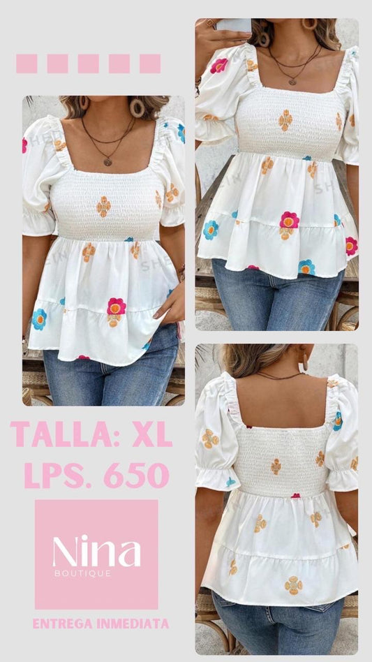 Blusa Blanca con diseño de flores de colores