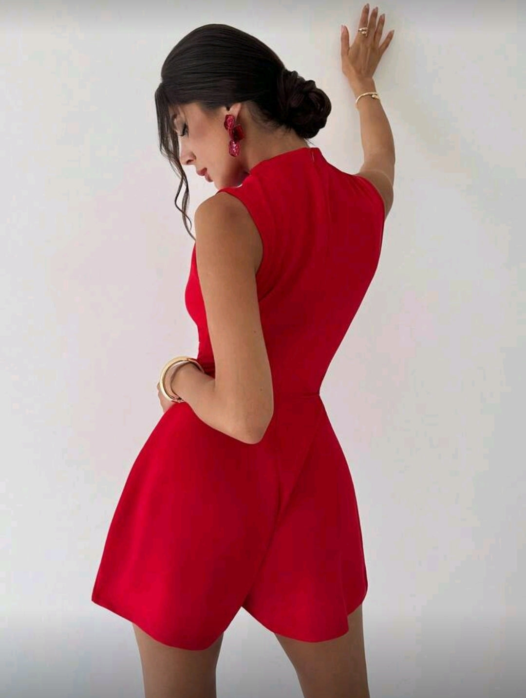 Jumpsuit Rojo Corto de Cuello Alto
