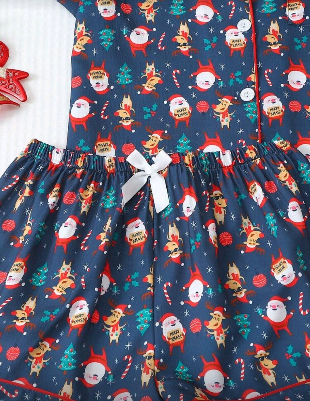 Set de pijama navideña de camisa de botones y short