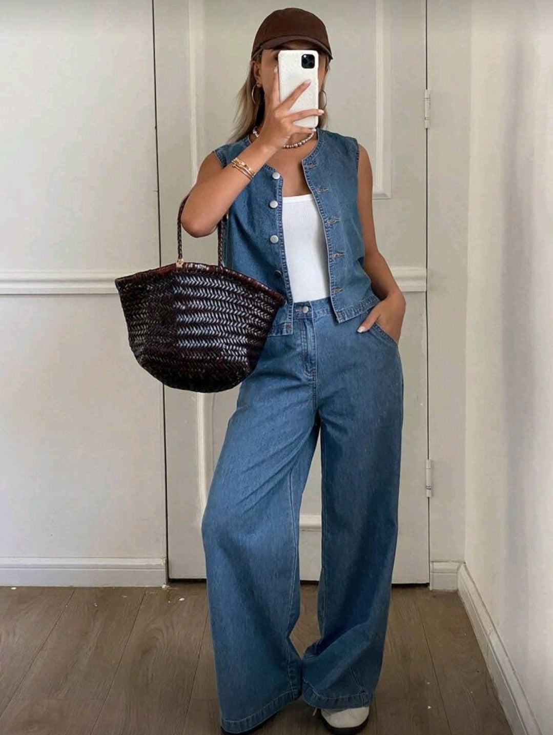 Conjunto Minimalista de Jean con Pantalón y Chaleco