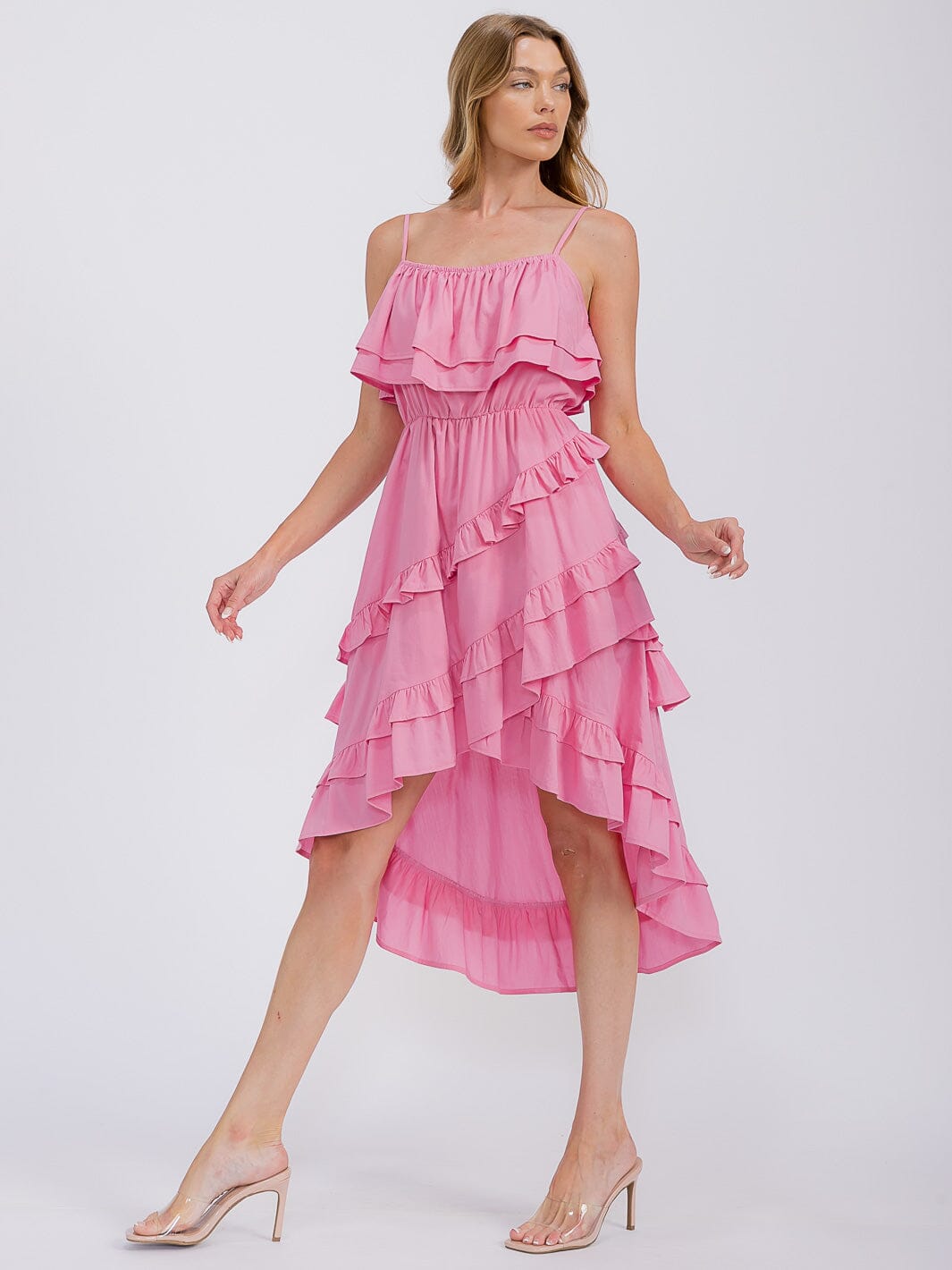 Vestido corto midi rosa con vuelos