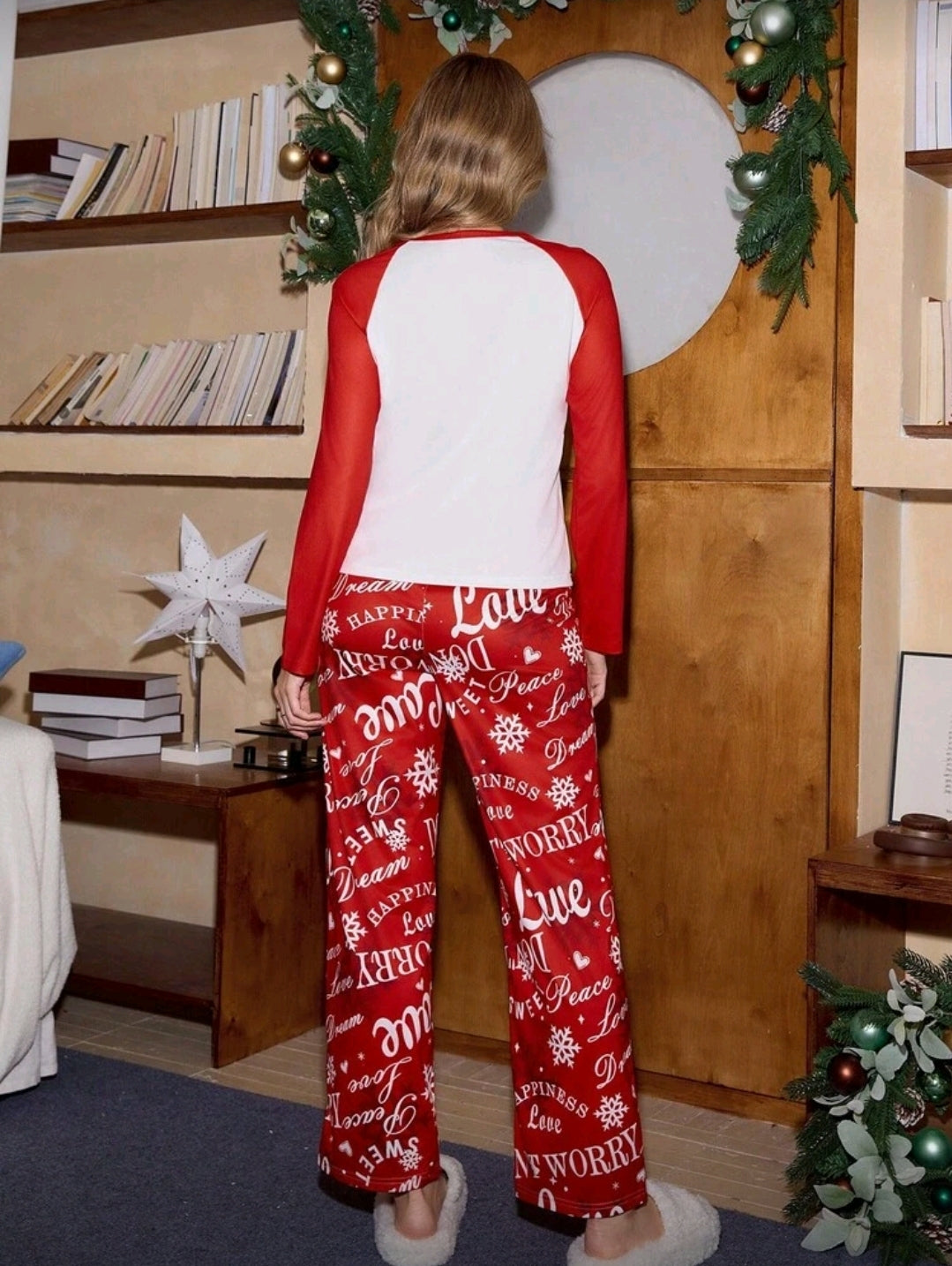 Pijama roja y blanca de mujer Navideña