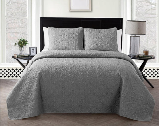VCNY Home - Quilt Set, Lightweight Bedding with Matching Shams, Embossed Textured, Floral Home Decor, 3 Piezas  Gris, King