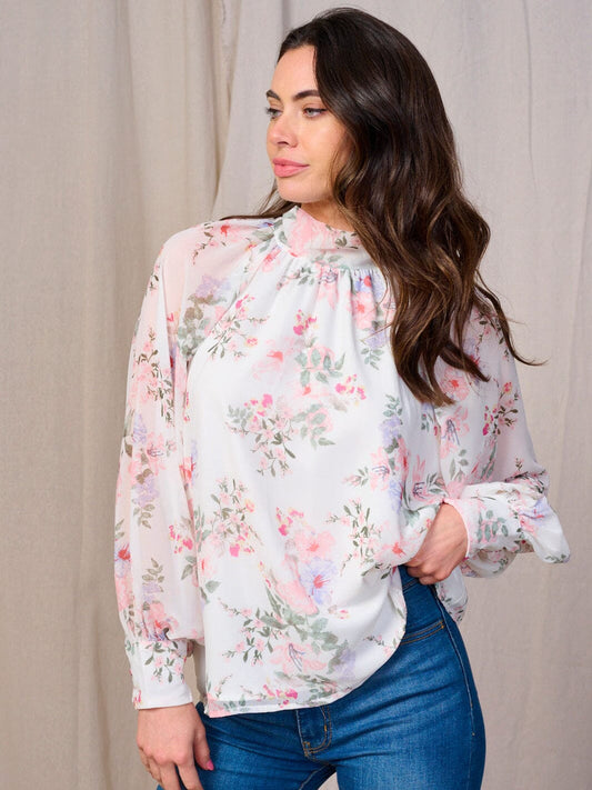 Blusa Blanca Floral de Cuello Alto y Mangas Largas