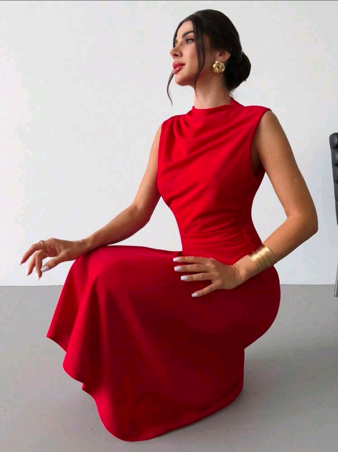 Vestido rojo largo plisado sin mangas