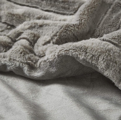 Madison Park Arctic Luxury Ultra Alternative Throw 50x60 Geometric Premium Soft Cozy Long Fur Plush For Bed, Couch or Sofa, 50 in x 60 in, Gris, Colcha