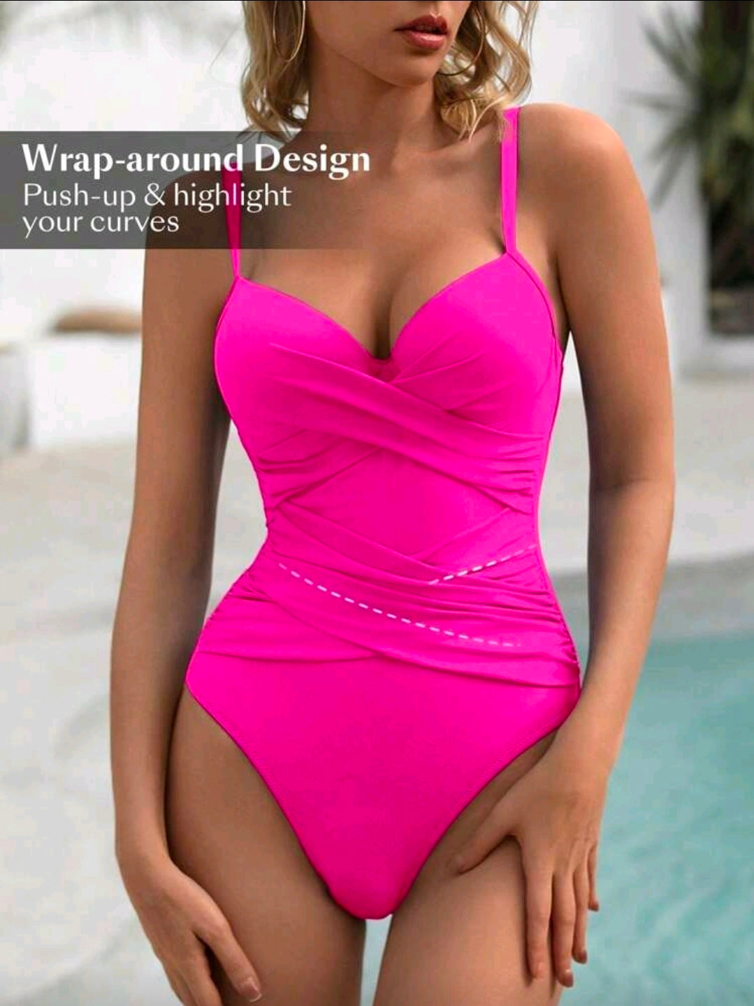 Traje de baño fucsia de una sola pieza con tirantes finos