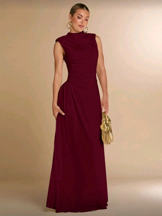 Vestido Rojo Oscuro Elegante con Cuello Alto