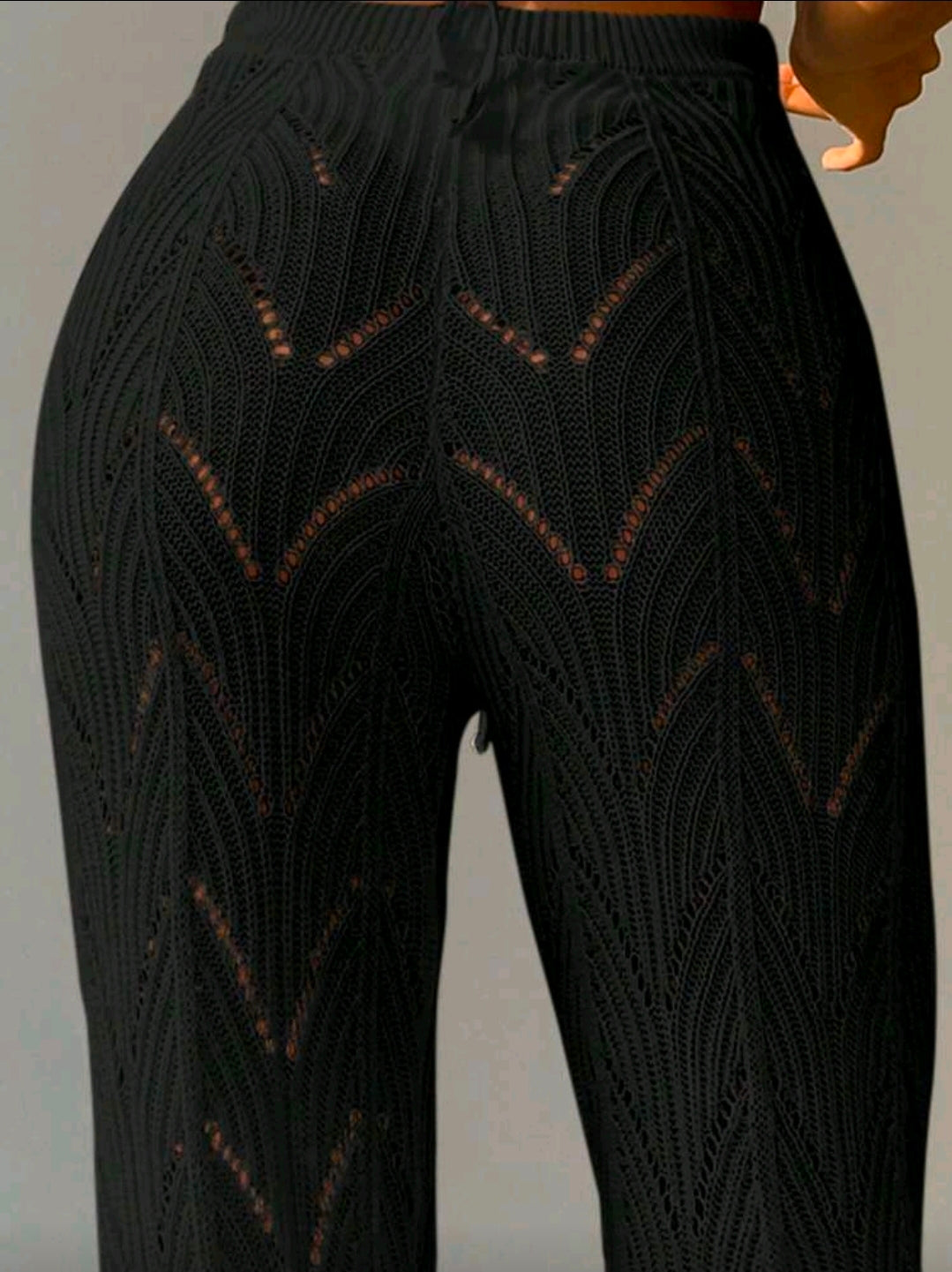 Salida de baño negra estilo pantalón