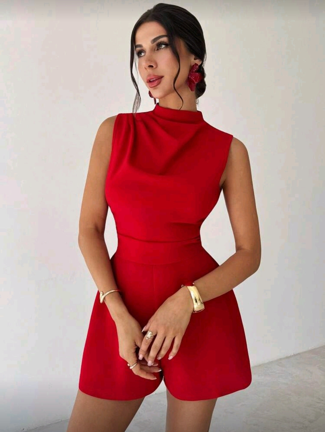 Jumpsuit Rojo Corto de Cuello Alto
