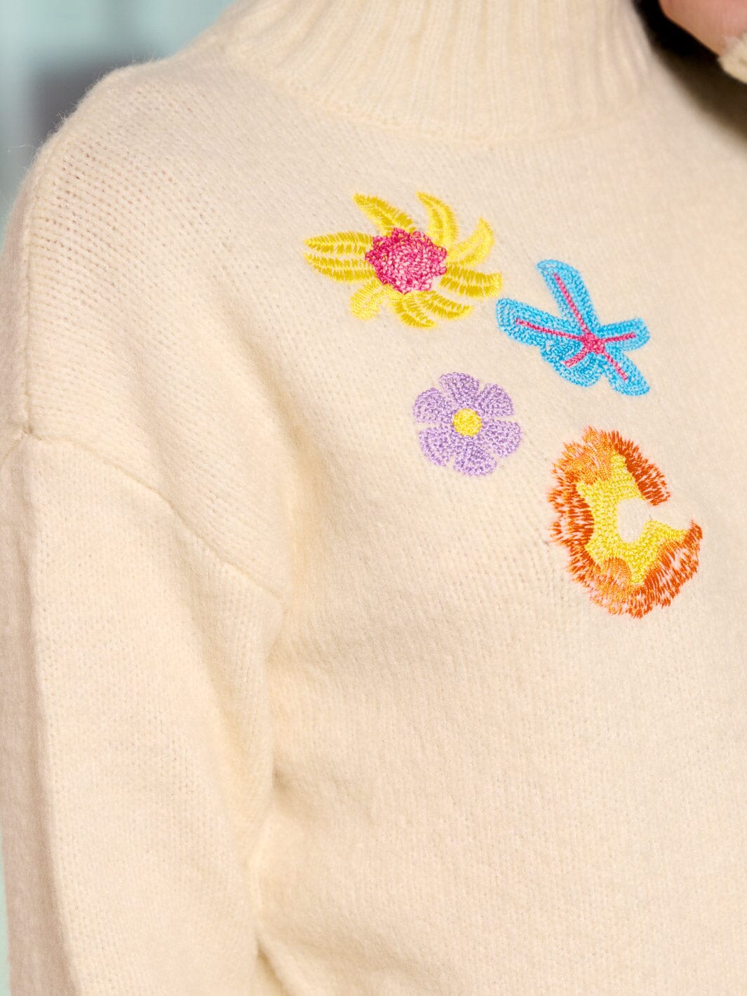 Sueter Amarillo con diseño Floral de Lentejuelas