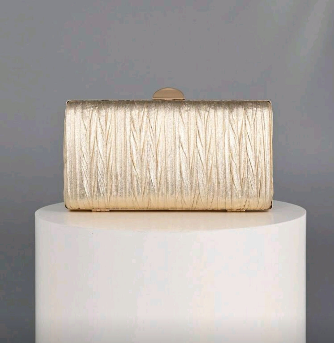 Cartera Clutch OpulAura Dorada Vintage