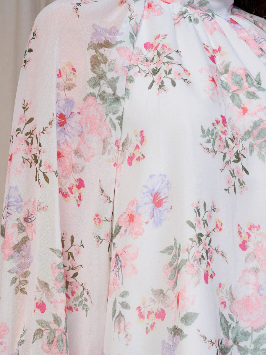Blusa Blanca Floral de Cuello Alto y Mangas Largas