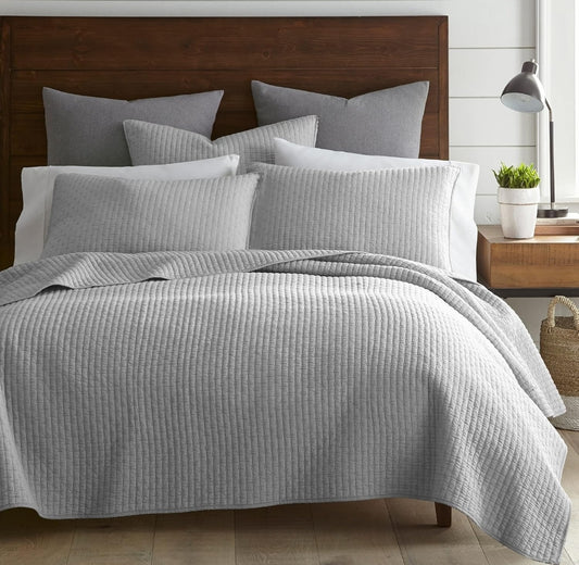 Levtex Home Cross Stitch Reversible Twin XL/Twin Quilt Set (68x86in) and 1 Pillow Sham (26x20in) - Stitch Texture - 2 Piezas, Gris Claro, Twin