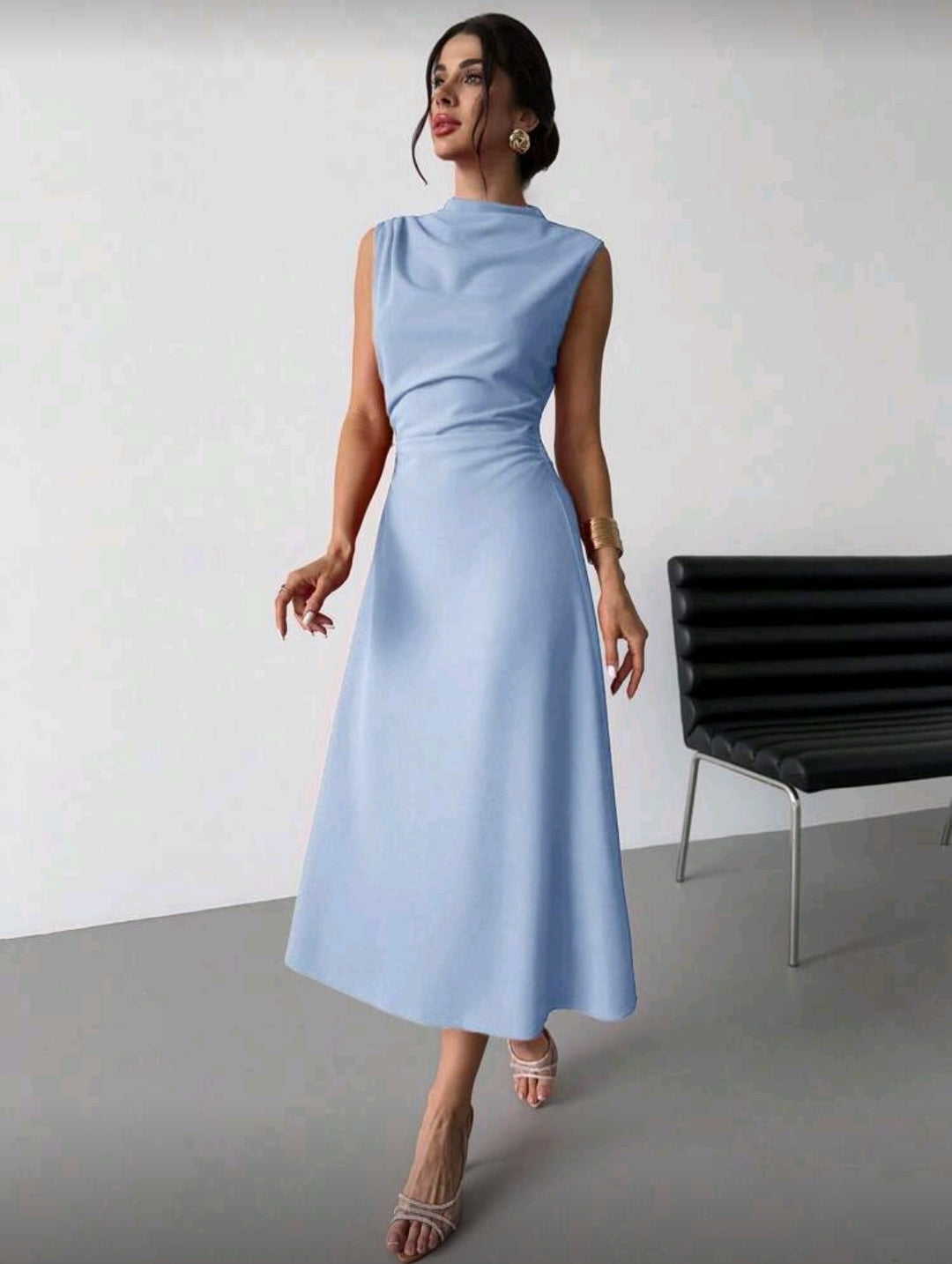 Vestido Azul Claro Plisado Elegante