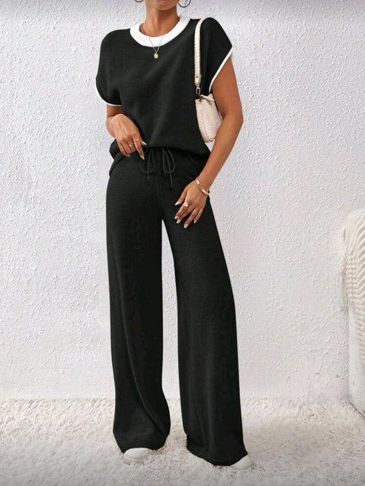 Conjunto Negro Informal con Cuello Redondo Blanco y Pantalón Ajustable