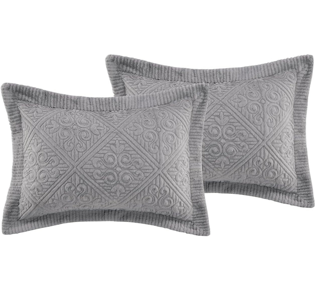 VCNY Home - Quilt Set, Cozy Plush Bedding with Matching Sham, Elegant Room Decor, 3 Piezas Gris, King