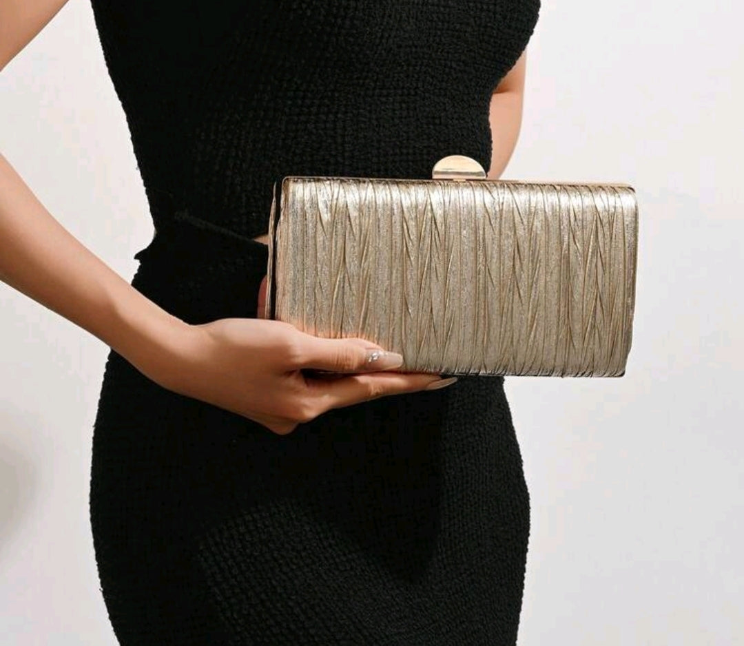 Cartera Clutch OpulAura Dorada Vintage