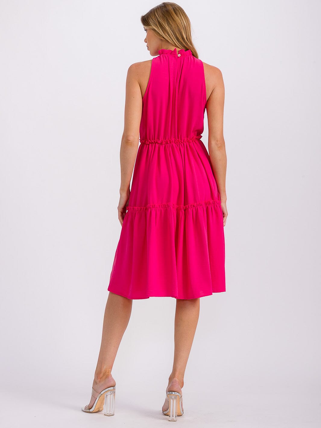Vestido corto midi fucsia cuello mock con cintura elástica