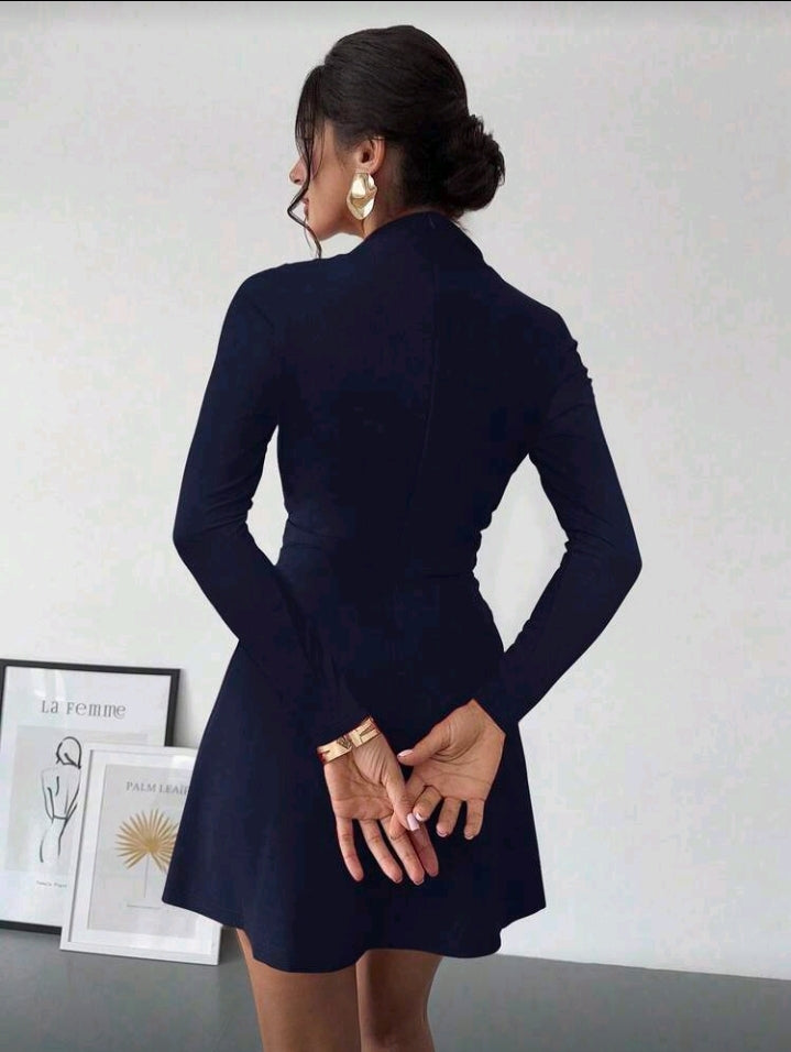 Vestido corto azul oscuro manga larga
