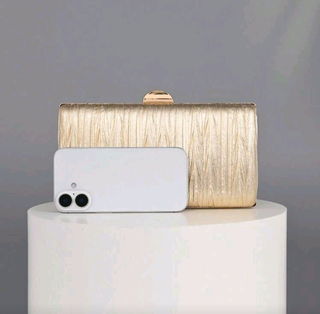 Cartera Clutch OpulAura Dorada Vintage