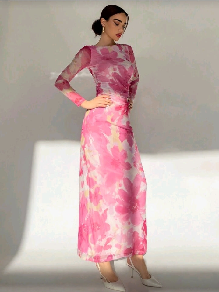Vestido con malla de patrón rosado manga larga